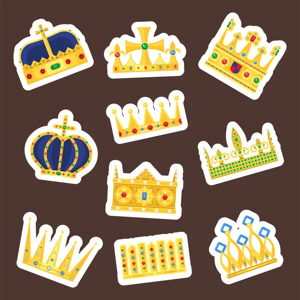 Crown kung vintage premium vit badge heraldiska prydnad lyx kingdomsign vektorillustration. — Stock vektor