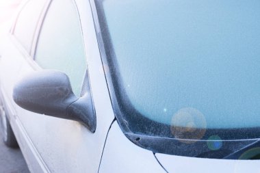 Dondurulmuş ön cam otomatik