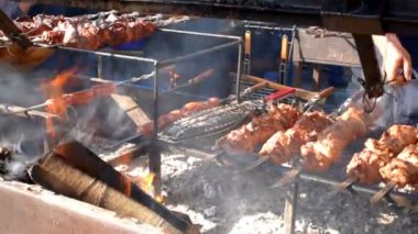 Et şiş üzerinde sokak gıda