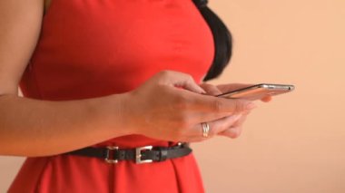 Kadın wiith smartphone