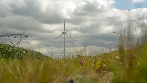 Zielona energia turbiny wiatrowej — Wideo stockowe