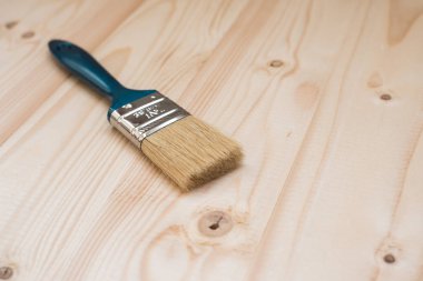 ahşap arkaplanda fırça