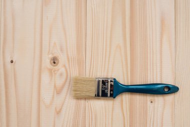 ahşap arkaplanda fırça