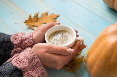 fincan kahve holding eller