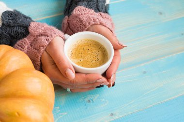 fincan kahve holding eller