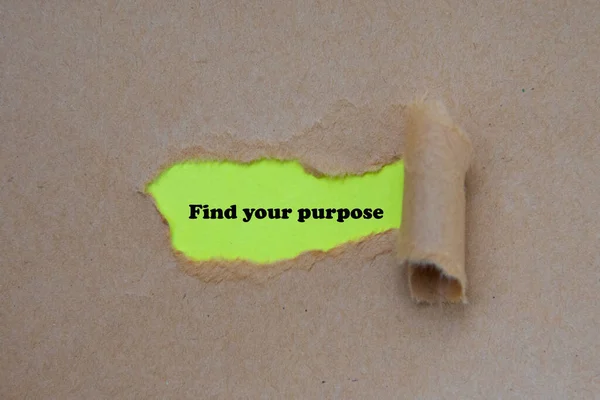 Encuentra tu palabra de propósito escrita bajo papel roto — Foto de Stock