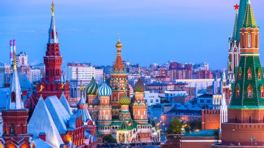 St. Moskova 'daki Kızıl Meydan' daki Basil Katedrali. 