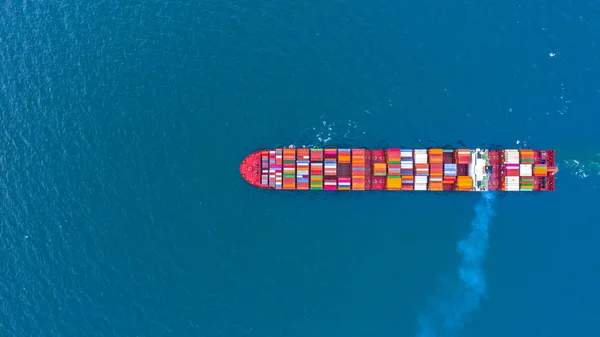 Recipiente navio transportando contêiner para o transporte de mercadorias de negócios — Fotografia de Stock