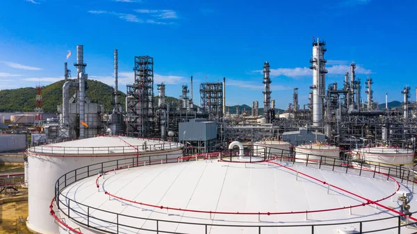 Oil��� refinery��� and��� petrochemical��� plant industrial work — Stock Photo, Image