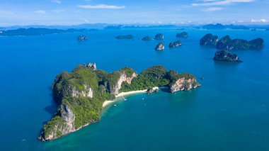 Koh Hong ya da Krabi 'deki Ko Hong adası ve yukarıdaki deniz, Beau.
