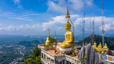 Hava manzaralı Kaplan Mağarası Tapınağı, Buda dağın tepesinde B ile
