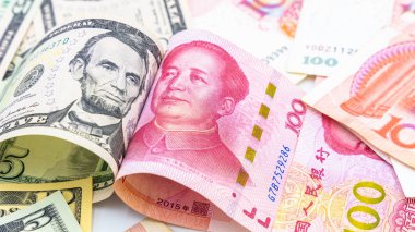 Çin kağıt para birimi Yuan renminbi banknotları beyaz torbaya