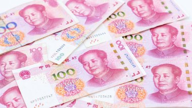Çin kağıt para birimi Yuan renminbi banknotları beyaz torbaya