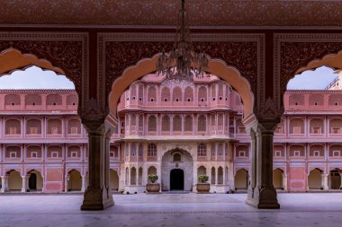 Jaipur 'daki şehir sarayı, Şehir Sarayı' ndaki halk dinleyicileri salonu Diwan-e-Khas, Pembe Şehir, Jaipur, Rajasthan, Hindistan, Asya.