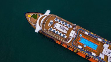 Denizde büyük bir yolcu gemisi, yolcu gemisi, Tayland Körfezi 'nden geçiyor..
