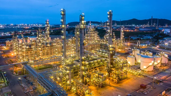Flygfoto Petrokemisk Anläggning Och Oljeraffinaderi Anläggning Bakgrund Natten Petrokemisk Oljeraffinaderi — Stockfoto