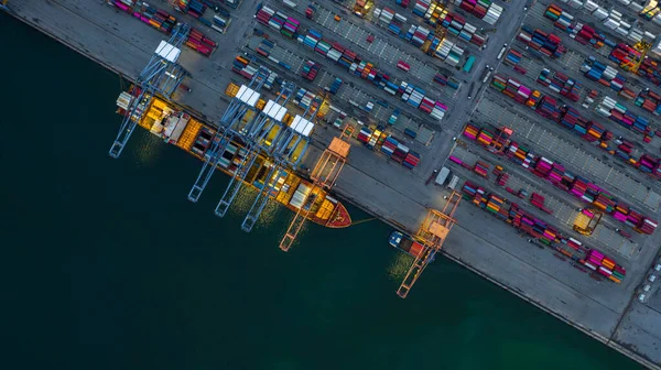 Éjszakai Konténerszállító Hajó Üzleti Export Logisztika Konténerszállító Hajó Konténerhajóval Nyílt — Stock Fotó