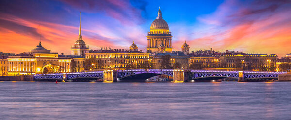 Saint Isaac 's Cathedral, Panorama of St. Petersburg at the summer sunset, Russia is the largest Russian Orthodox cathedral, St. Petersburg architecture, Saint Petersburg, Russia Federation
.