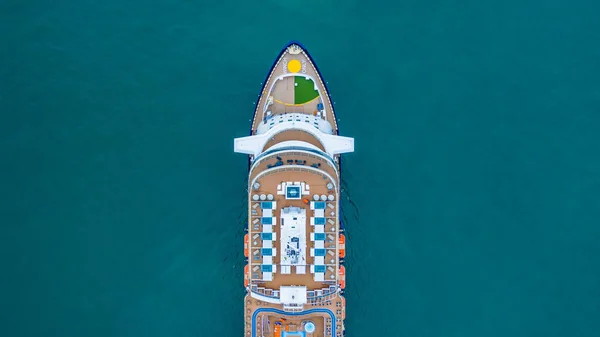 Vista Aérea Gran Crucero Mar Barco Crucero Pasajeros Navegando Través — Foto de Stock