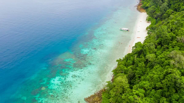 Vista Superior Aérea Hermosa Isla Tropical Con Playa Arena Blanca — Foto de Stock