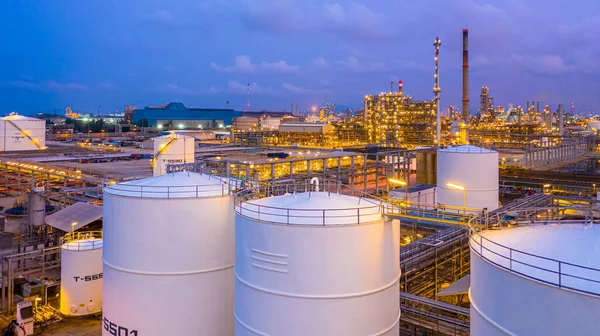 Olieraffinaderij Petrochemische Fabriek Nachts — Stockfoto