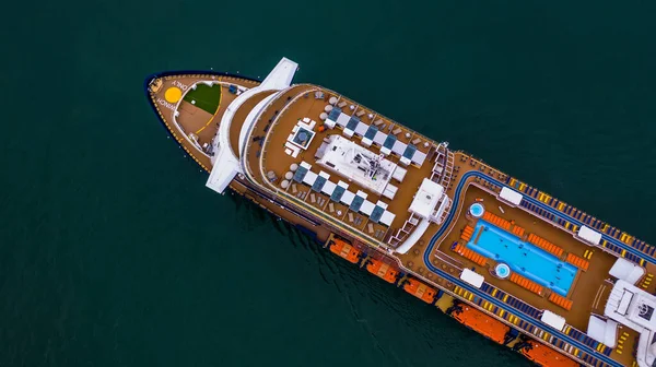 Großes Kreuzfahrtschiff Auf See Passagier Kreuzfahrtschiff Das Durch Den Golf — Stockfoto