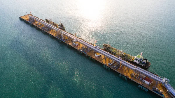 Hava Görüntülü Tanker Gemisi Limanda Boşaltılıyor Petrol Ithalatı Tanker Nakliye — Stok fotoğraf