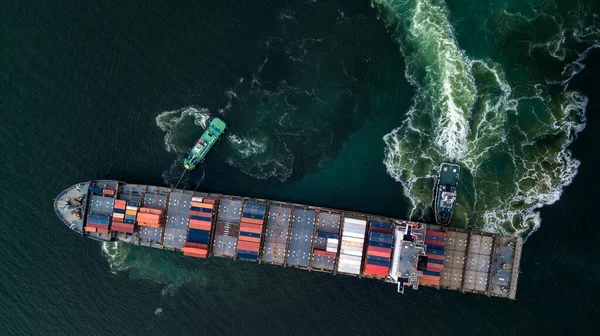 Konténer Teherhajó Vontatóhajóval Óceánban Üzleti Globális Kereskedelmi Konténer Doboz Áruszállítás — Stock Fotó