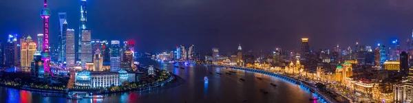 空中ビュー上海スカイラインと超高層ビルのパノラマ 黄浦川に中国の上海近代都市 — ストック写真