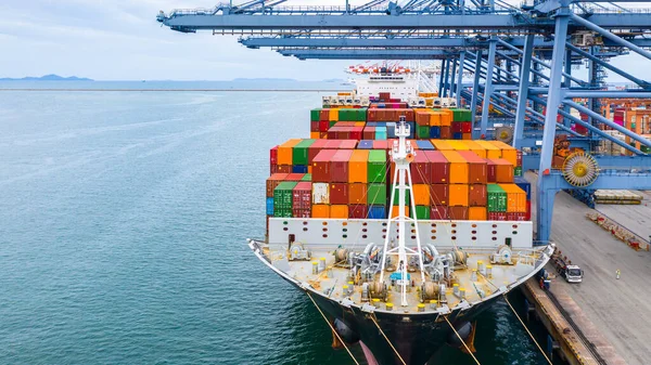 Frachtschiffsterminal Entladekran Des Frachtschiffsterminals Industriehafen Mit Containern Und Containerschiffen — Stockfoto