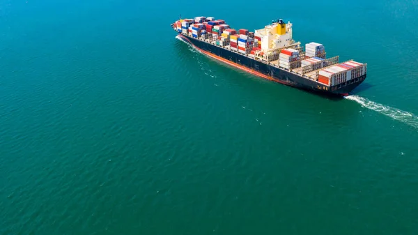 Containerschip Met Container Voor Uitvoer Bedrijfslogistiek Vervoer Containerschip Volle Zee — Stockfoto