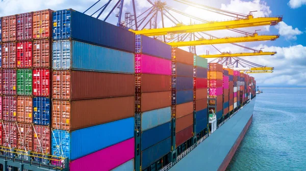 Containerschiff Entladung Tiefseehafen Global Business Logistik Import Güterverkehr Transport Übersee — Stockfoto