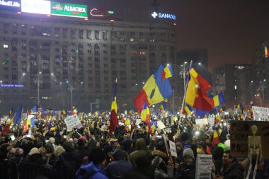 Üç yüz bin protesto insanlar