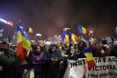 Üç yüz bin protesto insanlar