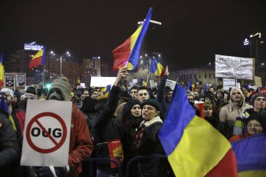 Yüz bin protesto Romanya olarak bozulması hukuk rahatlatır