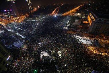 Romanya bozulması hukuk rahatlatır gibi binlerce protesto