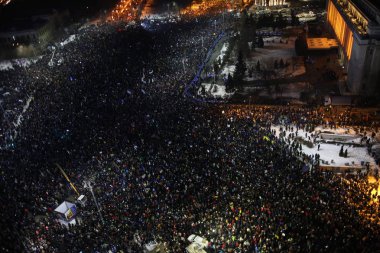 Romanya bozulması hukuk rahatlatır gibi binlerce protesto
