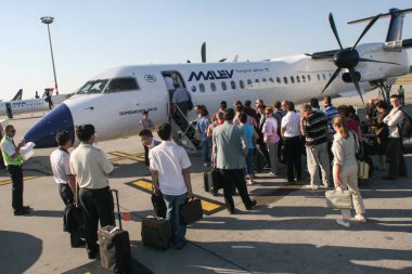 İnsanlar için uçak yatılı