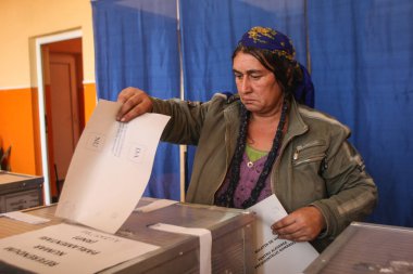 Kırsal kesimde oylama insanlar