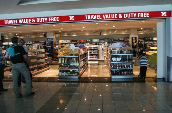 Budapeste Hungria Maio 2009 Loja Duty Free Aeroporto Internacional Ferenc Imagem De Stock