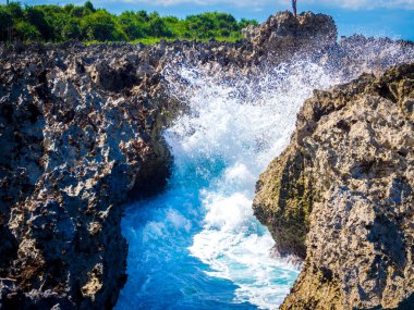 Nusa Dua Beach, Bali Rock vurma dalgalar