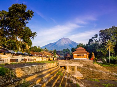 Budist tapınağı Dağı'nda
