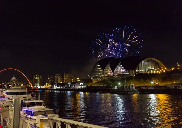 Fireworks at Newcastle Quayside on New Year's Eve — Stock Photo, Image