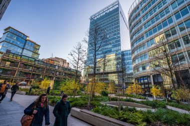 Spinningfields 'ın sokak manzarası modern bir alandır.