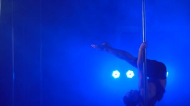 Pole dans adam. akrobasi kutup