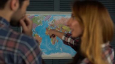 Dünya Haritası genç turist Çift seyahat edecek