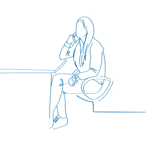 年轻人手绘制的女人谈在办公室电话. — 图库矢量图片