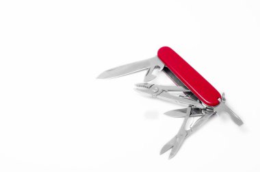 Kırmızı-bıçak çok aracı, izole beyaz arka plan üzerinde