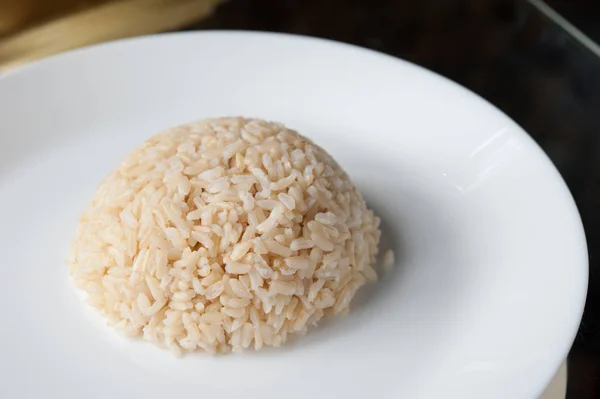Arroz No portador de alimentos, Jusmin transmitiu arroz em uma parte do estilo thai portador de alimentos — Fotografia de Stock