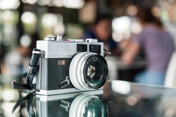 Close up film camera on table — Stock Photo, Image
